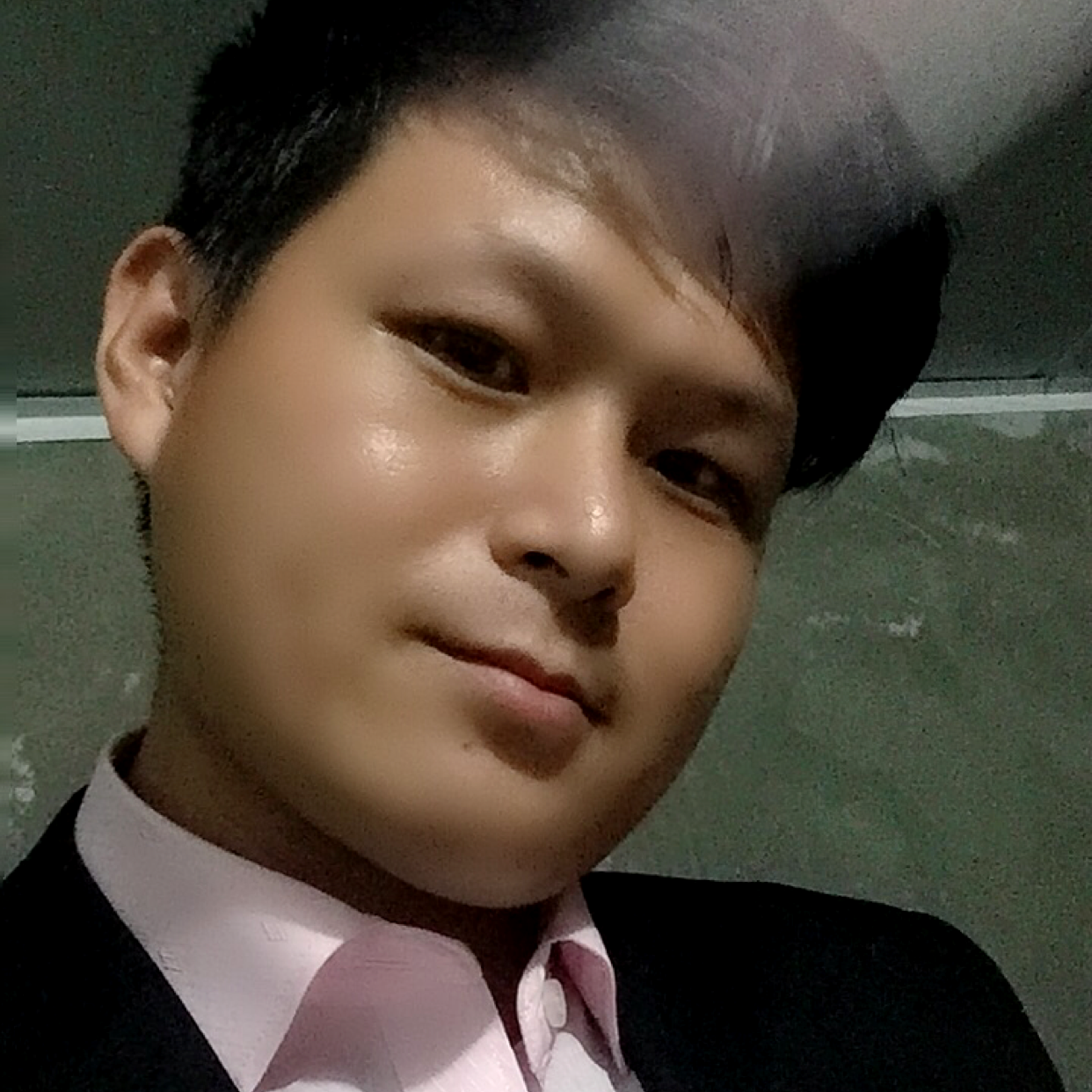 服饰与会撒娇的照片