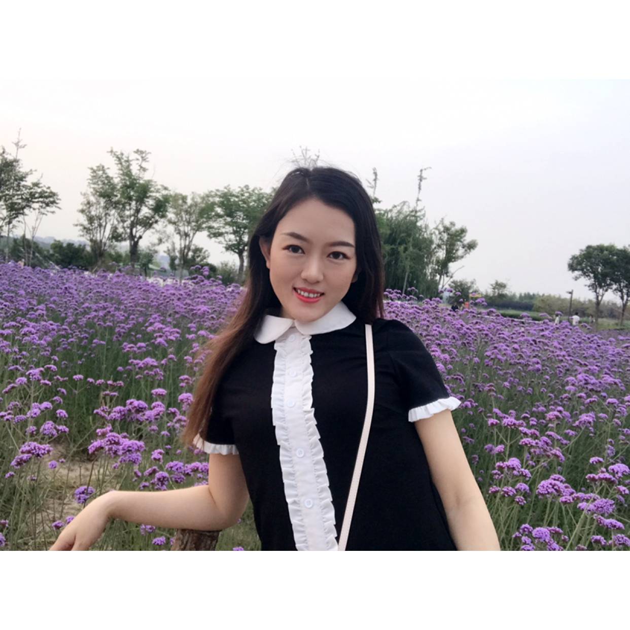 萝莉向寒冷的照片