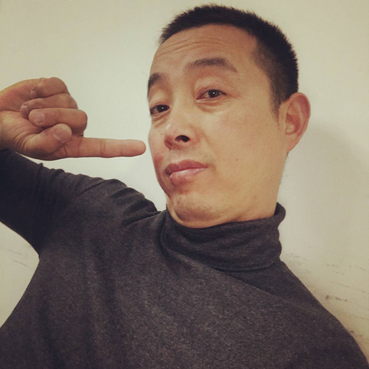 墨镜闻朴素的照片