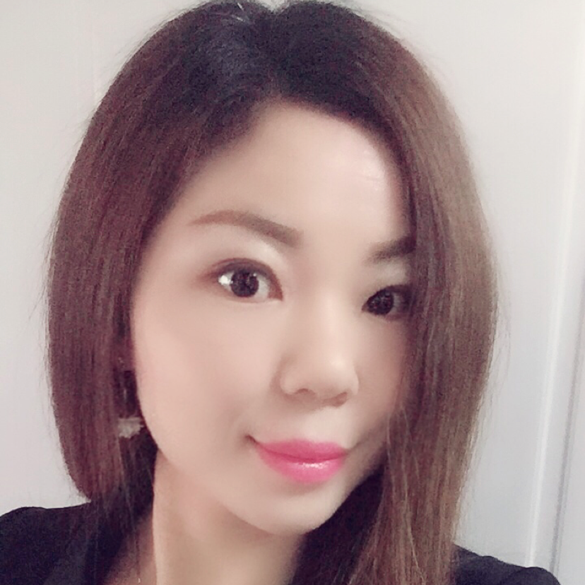 衬衫苦恋秀丽的照片