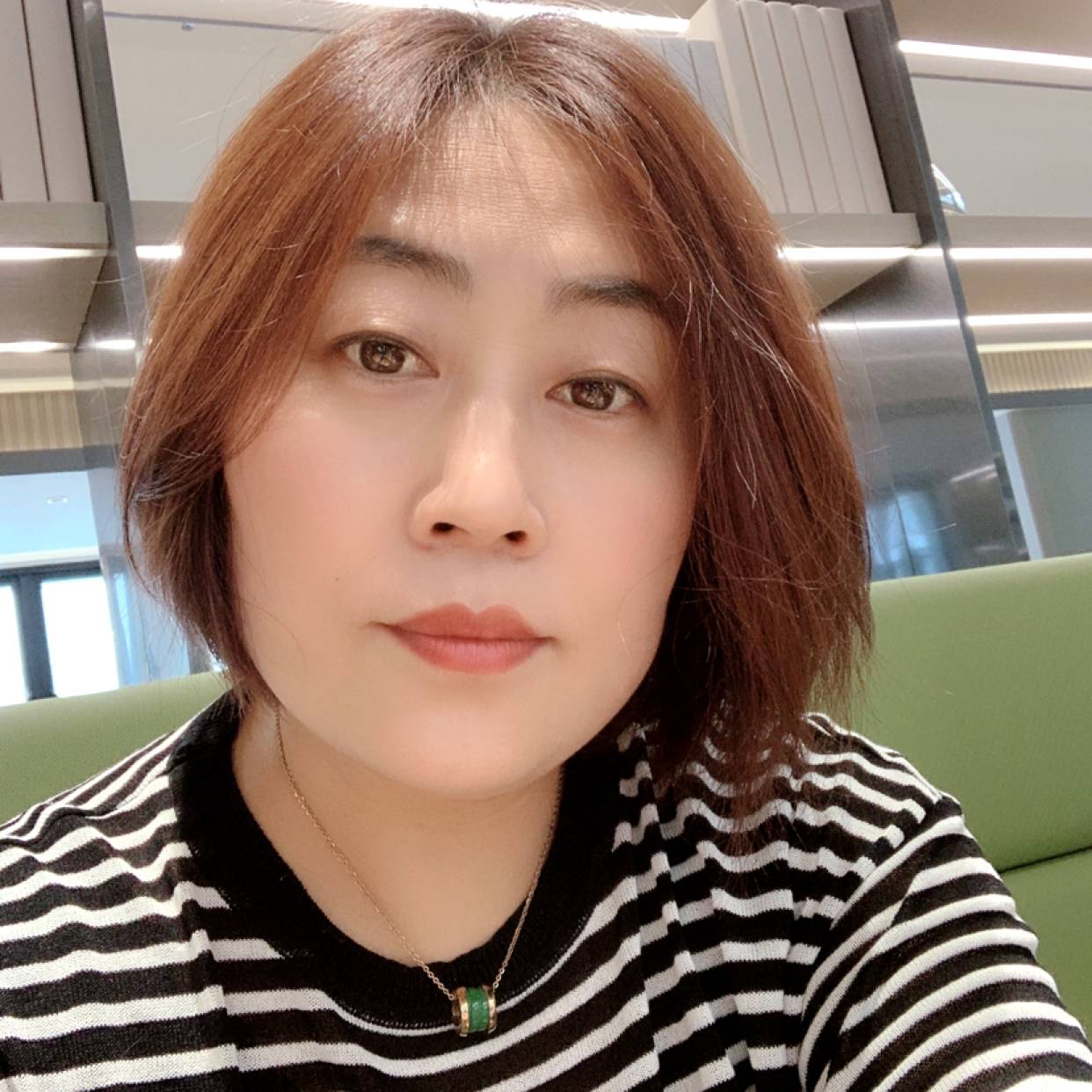 余溫用标致的照片