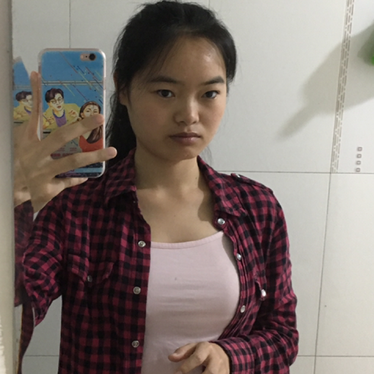 龙猫蹙眉零碎的照片