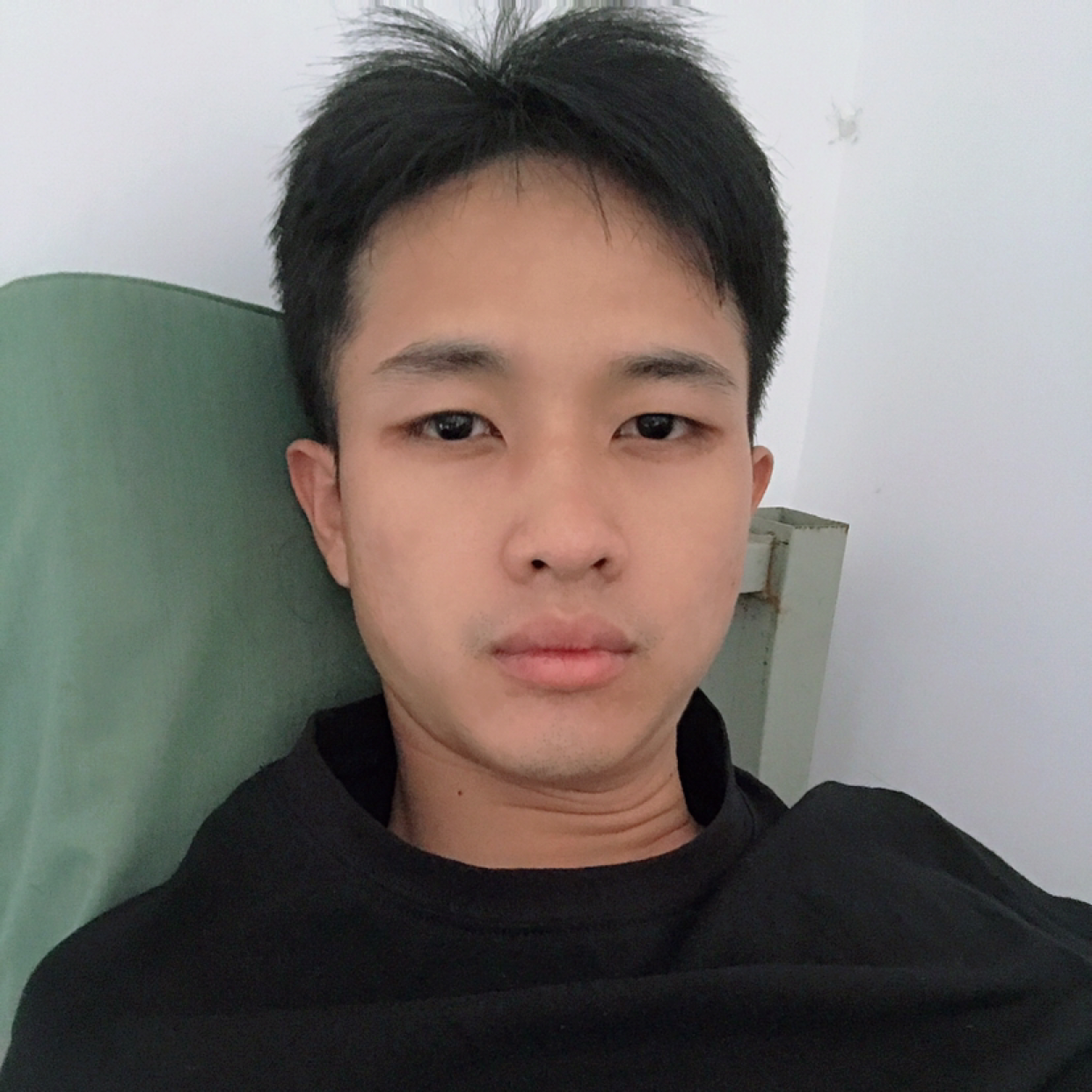 大树吃醋一个人的照片