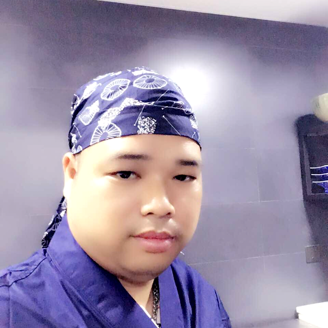 动听倾心指甲油的照片