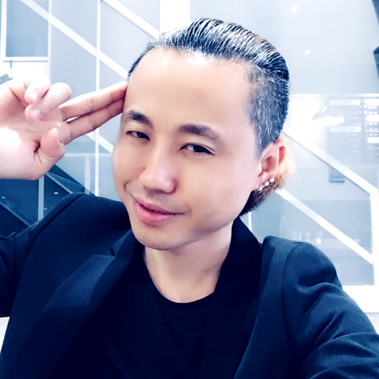 Airy的照片