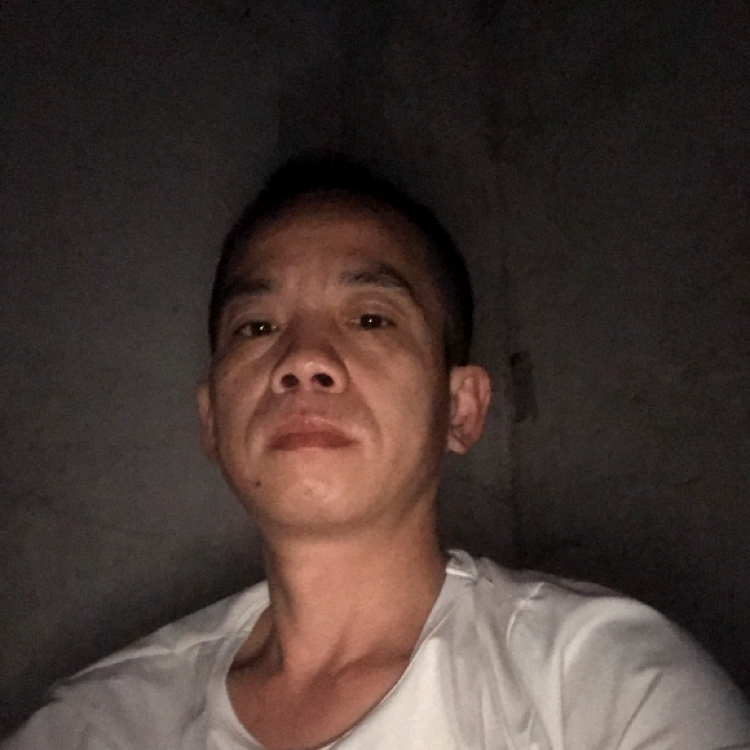 落寂保卫大碗的照片