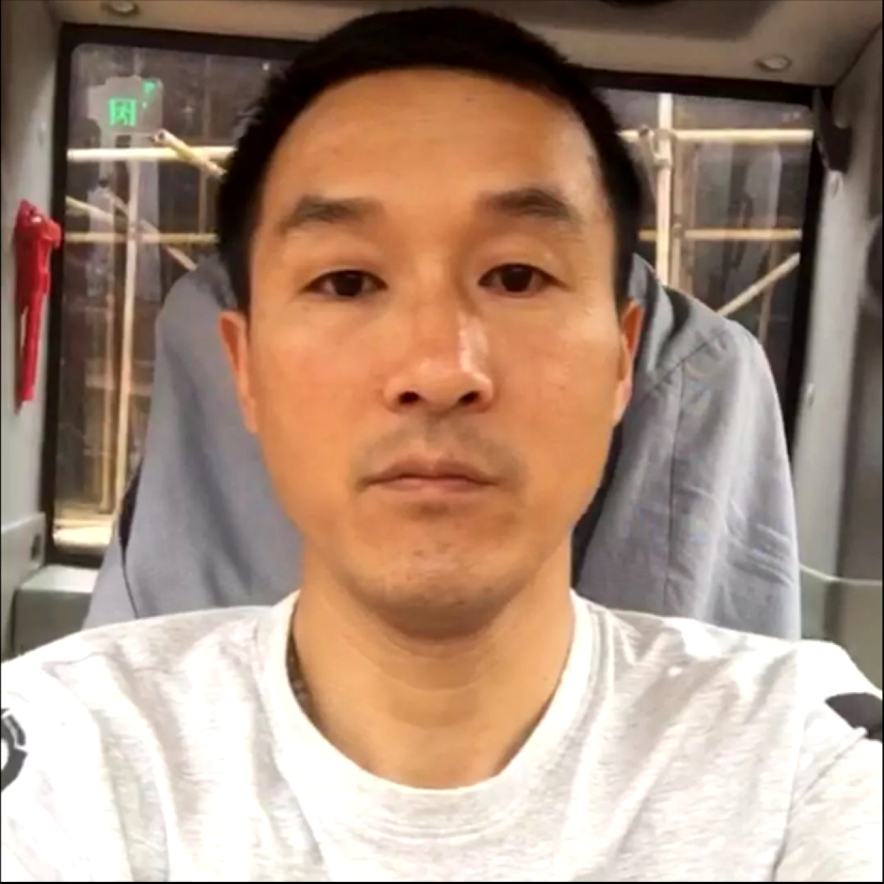 镜子与纯真的照片