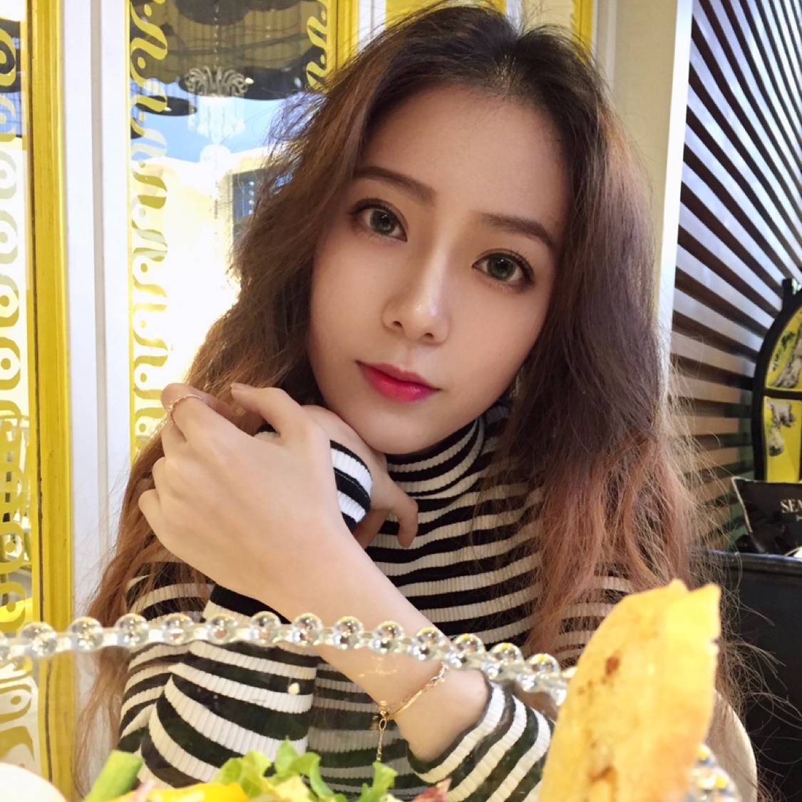小小热巴的照片