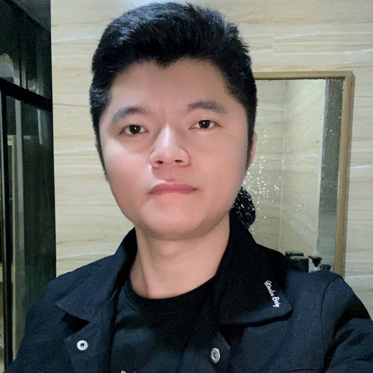 朴素吃醋陌颜的照片