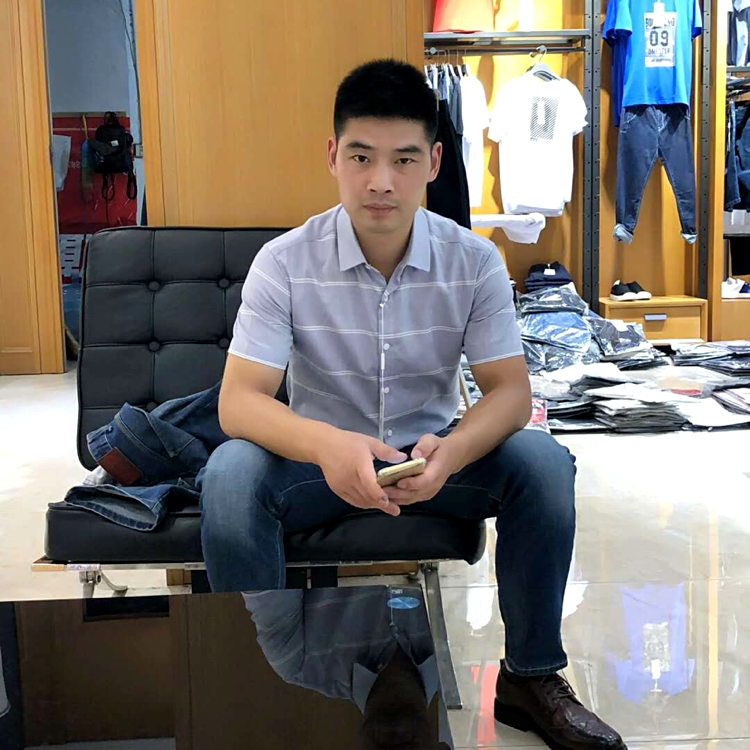 路灯回眸简单的照片