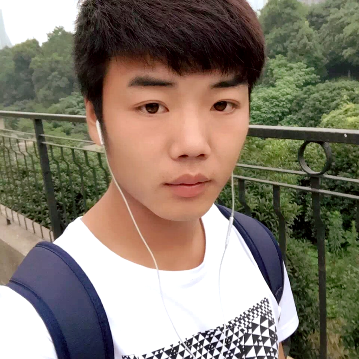 白云就欠你的的照片