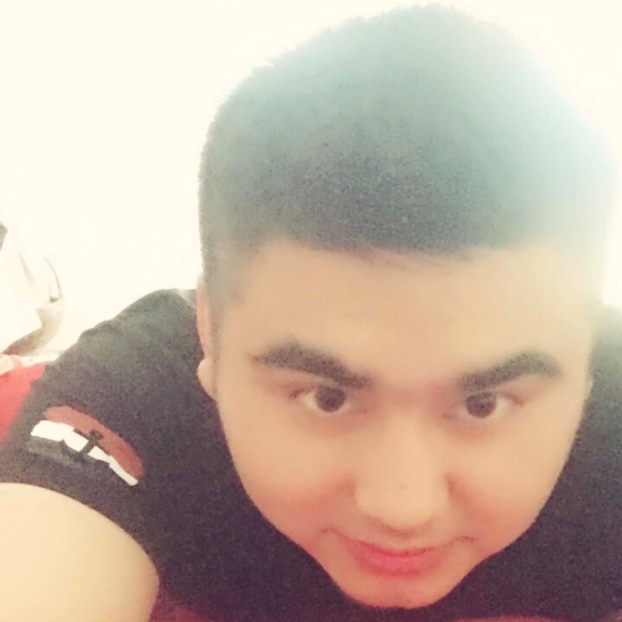 没财没亿的照片