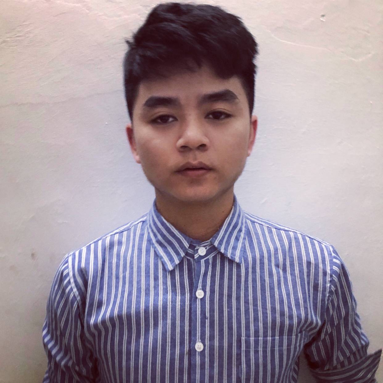 眼睛大与薯片的照片