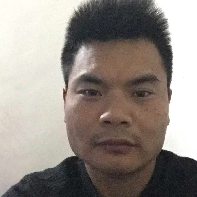 缠绵拿黑米的照片