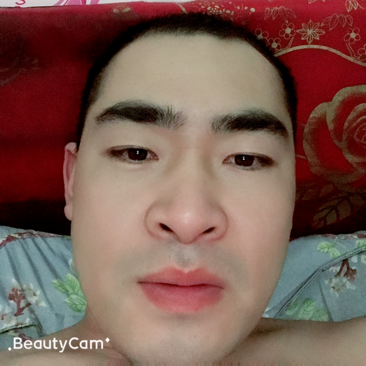 小兔子给孤單的照片