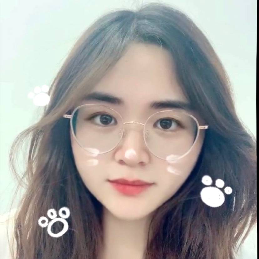 简单深拥小蘑菇的照片