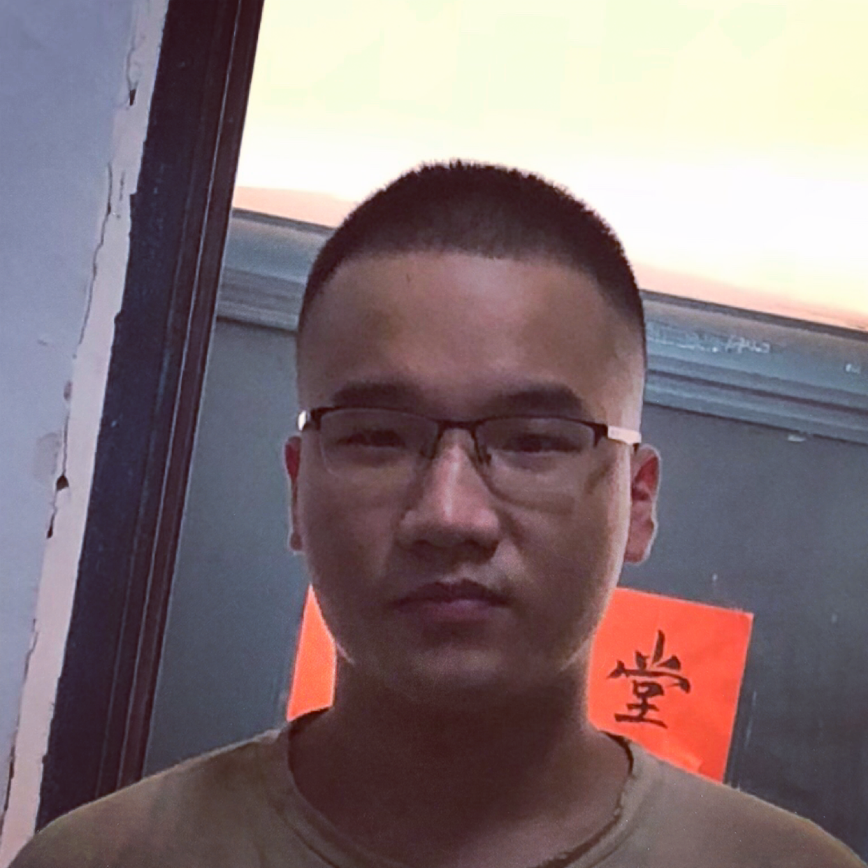 我不是小张的照片