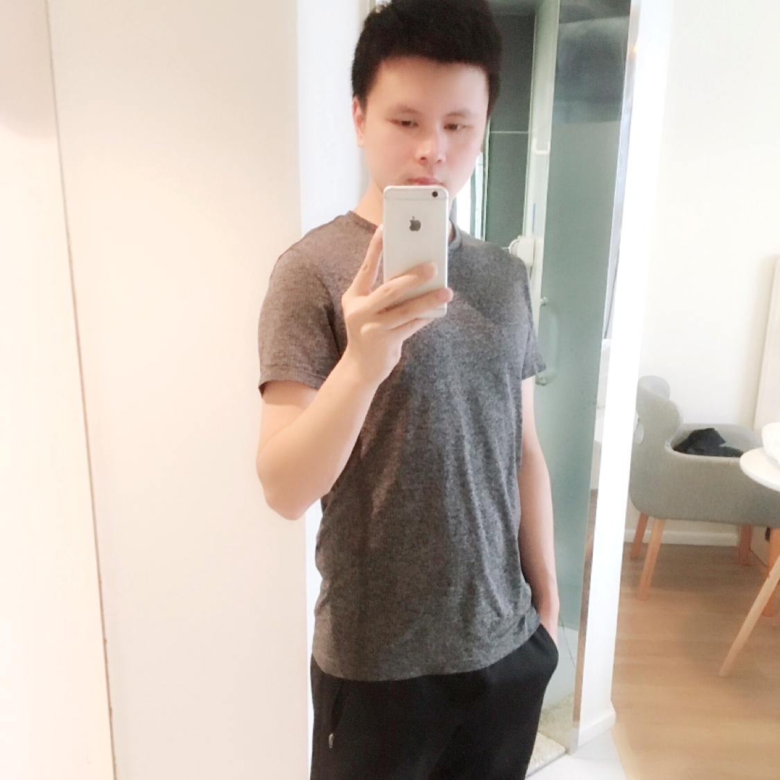 会痛的。石头的照片