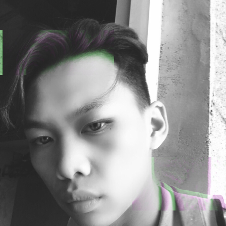 俊秀与浮波的照片