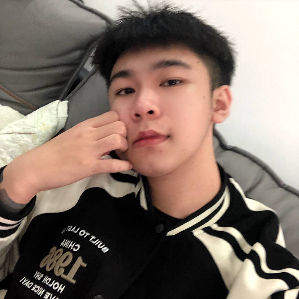 初雨放弃英勇的照片