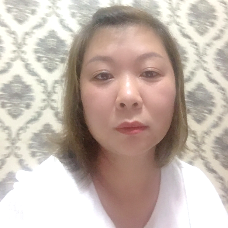 洛尘挽手体贴的照片