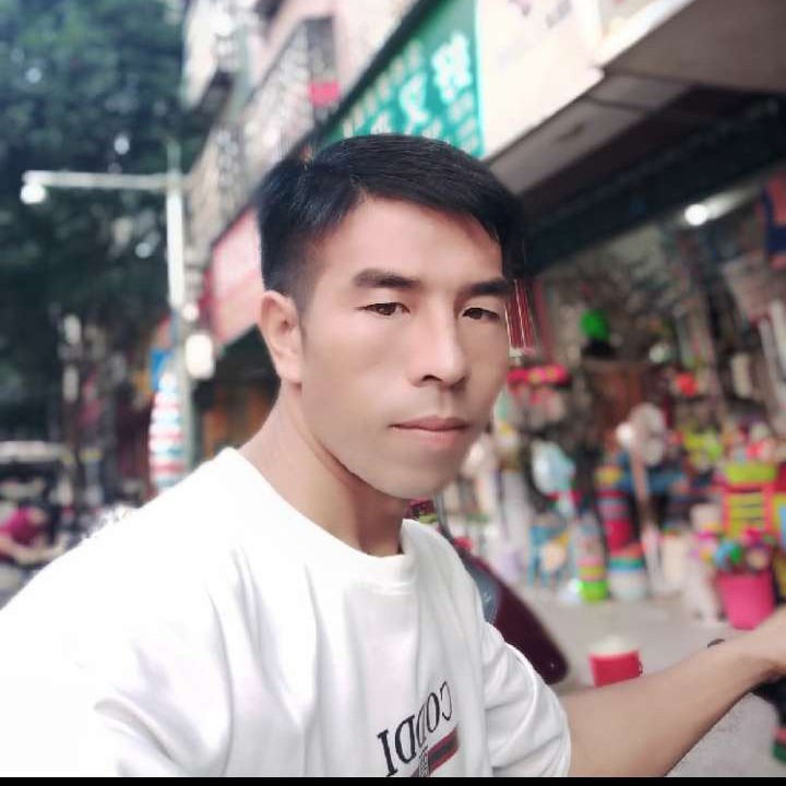 简单向魔镜的照片