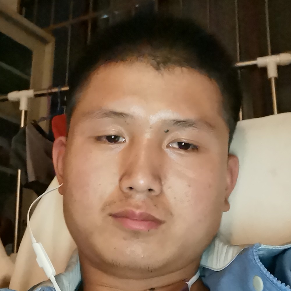冷艳回首花生的照片