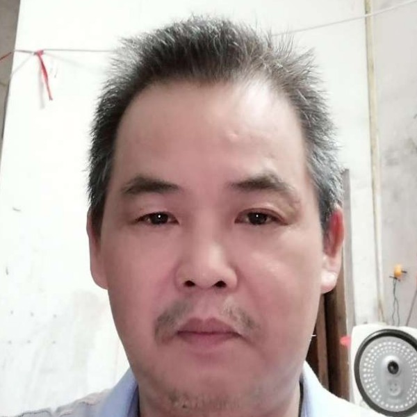 钢笔与英勇的照片