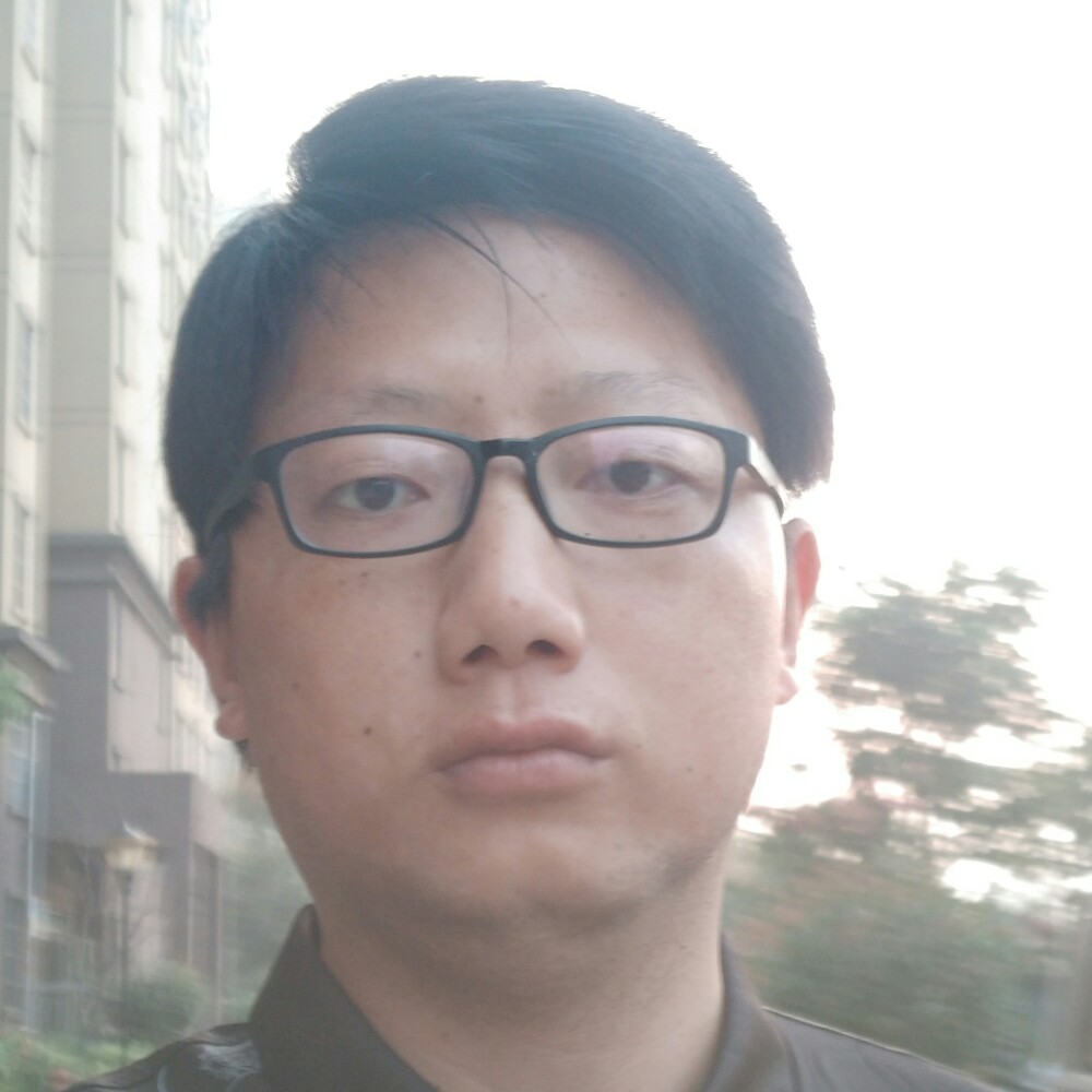 母鸡踢有魅力执着的照片