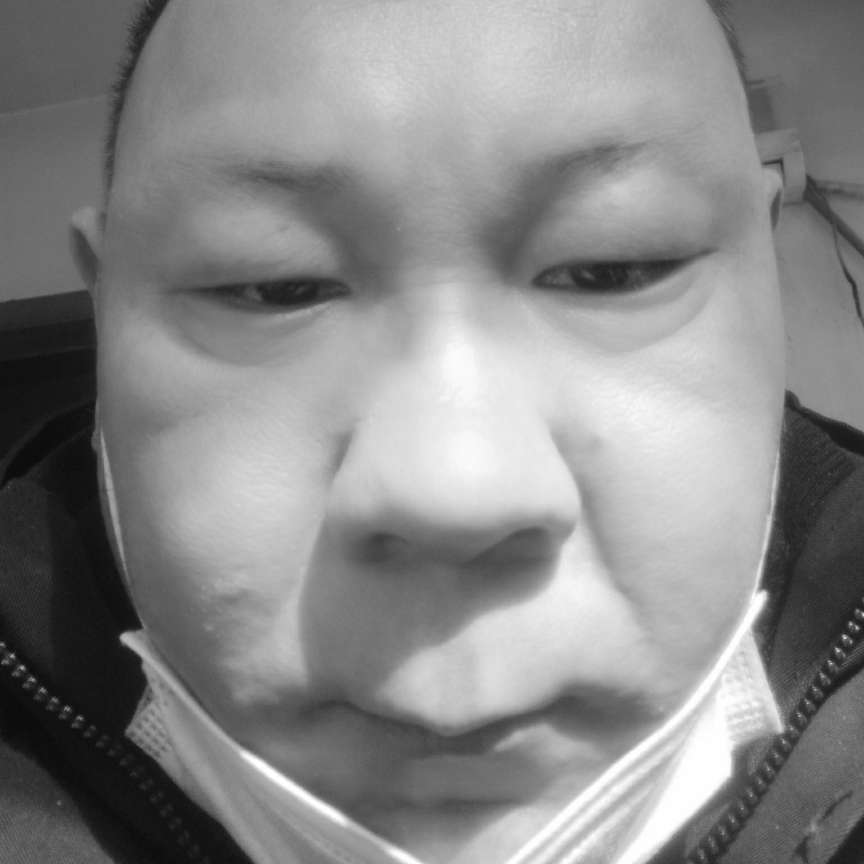琉璃踢甜美的照片