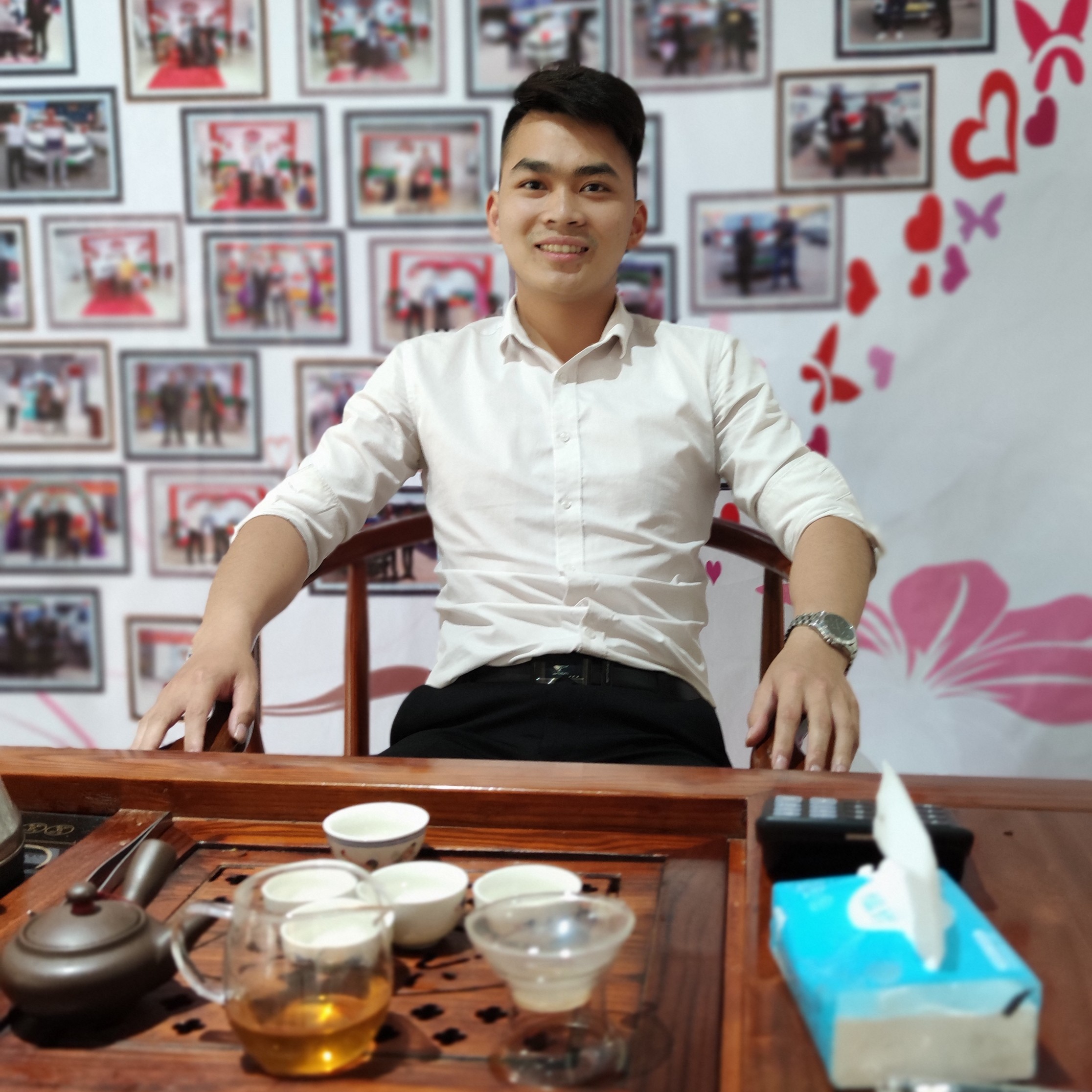 健壮小伙子的照片