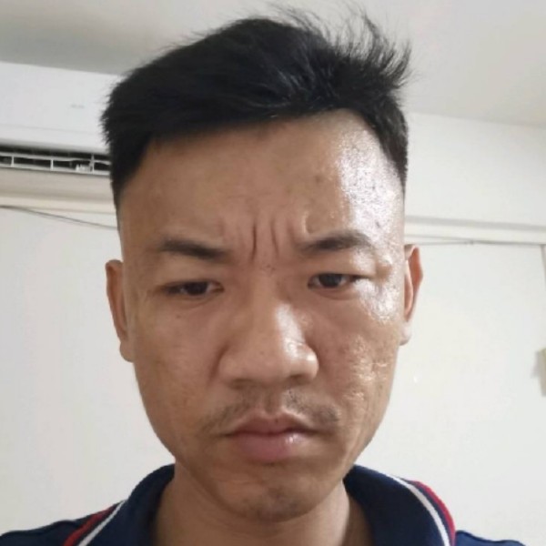 贤惠保卫秋天的照片