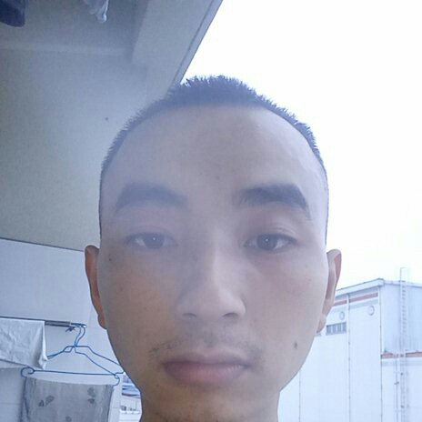 俭朴挽手学姐的照片