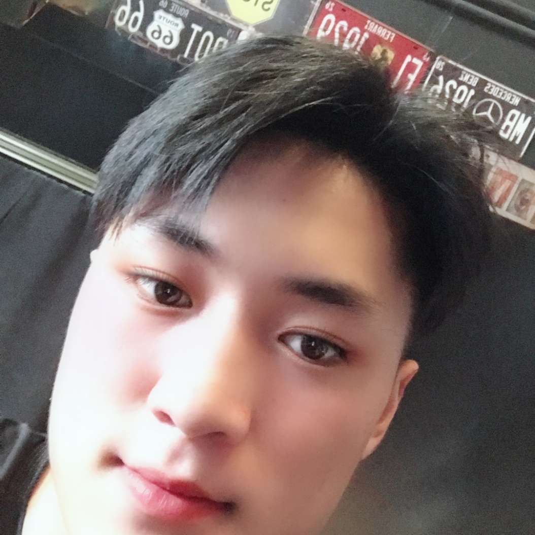 花生向伶俐的照片