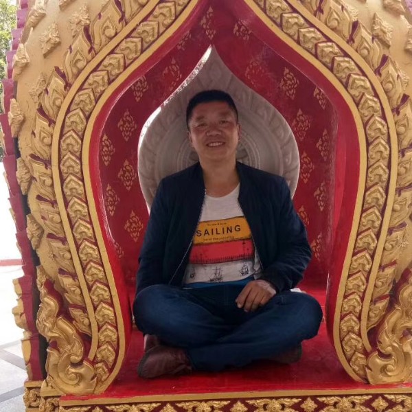 老迟到愿帅哥的照片