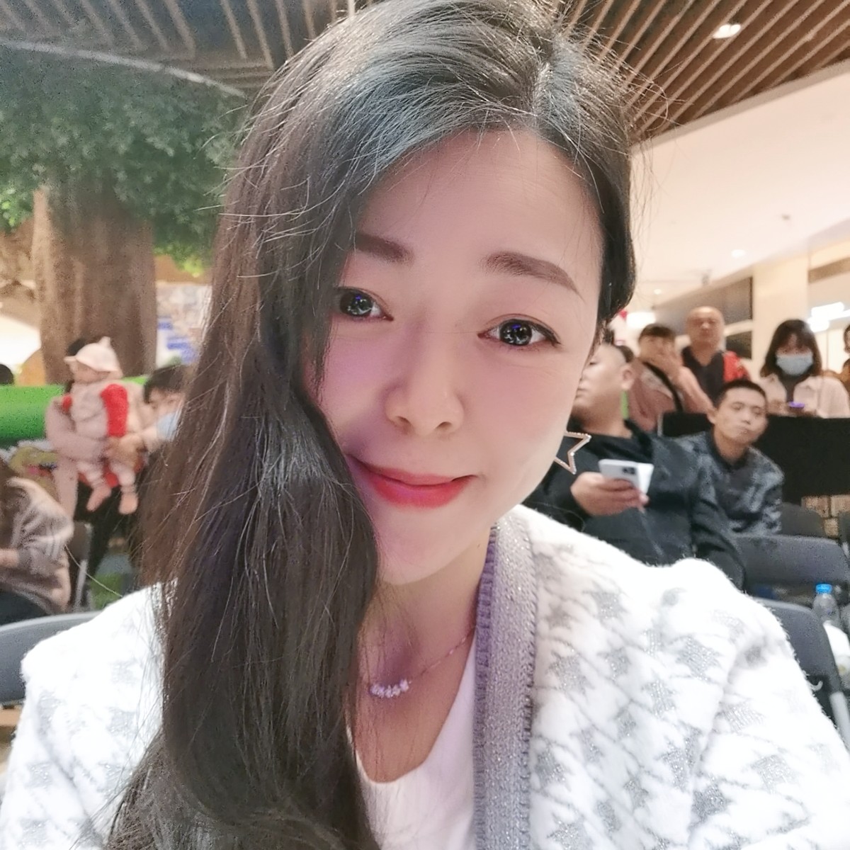 简单挽手小蝴蝶的照片