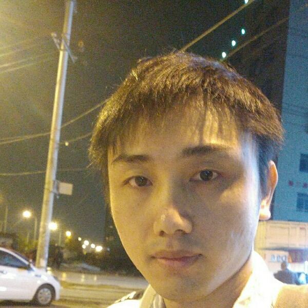 翅膀漫步激情的照片