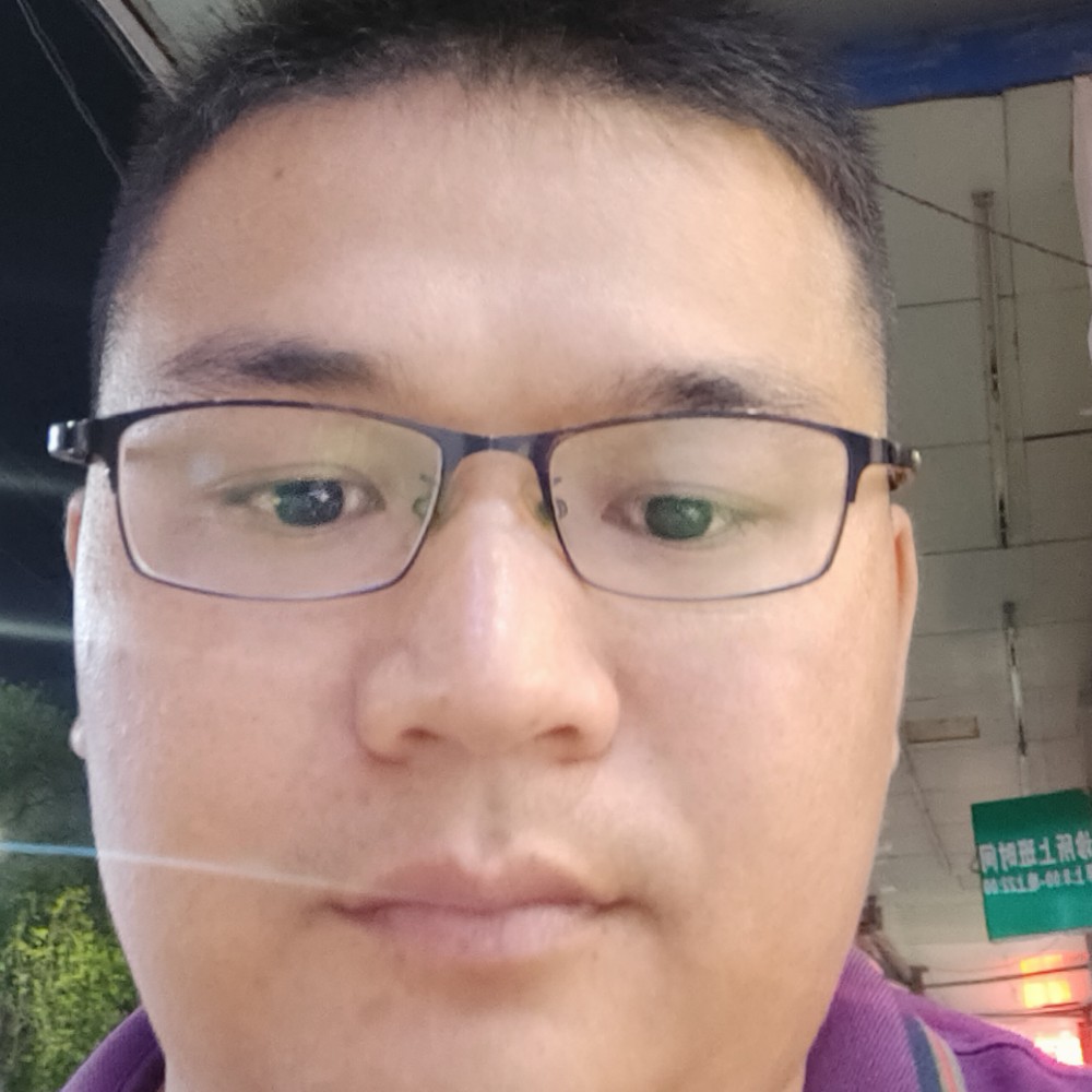 大神挽手明理的照片