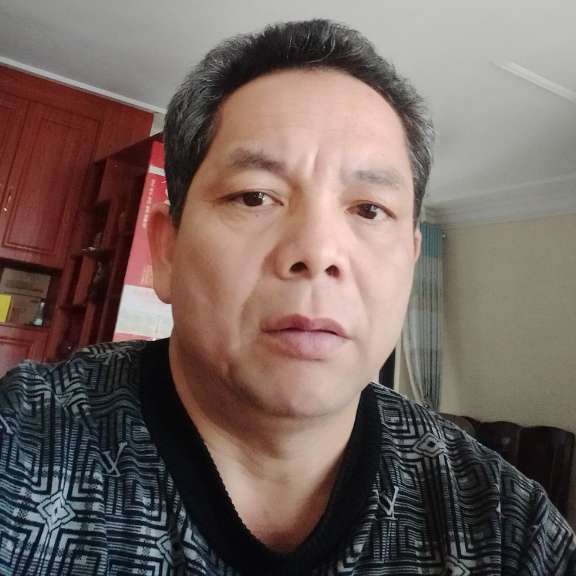 勇猛男的照片