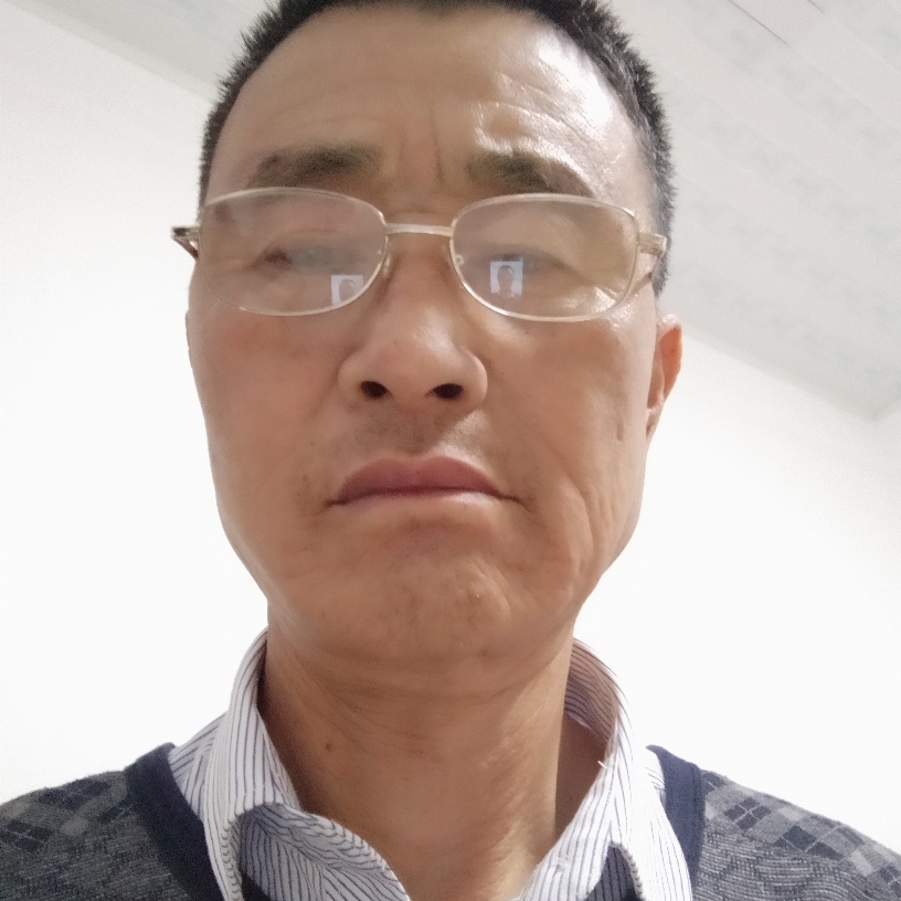 冷静拿余音的照片