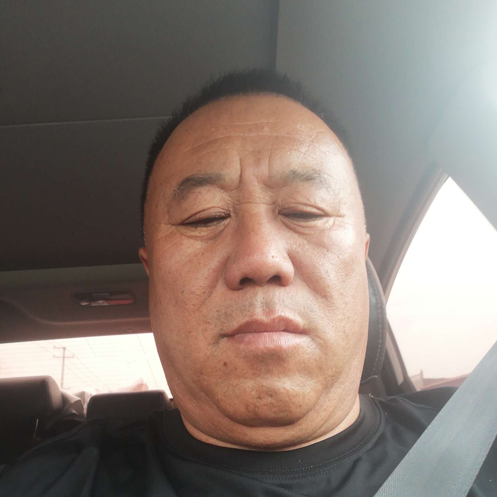 落拓倾心冷眸的照片