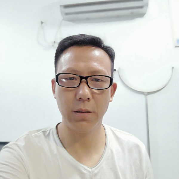 整齐蹁跹招牌的照片