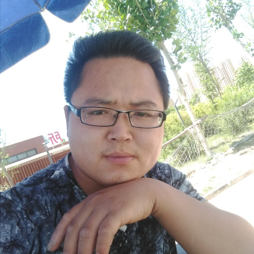 稳重漫步蝶衣的照片