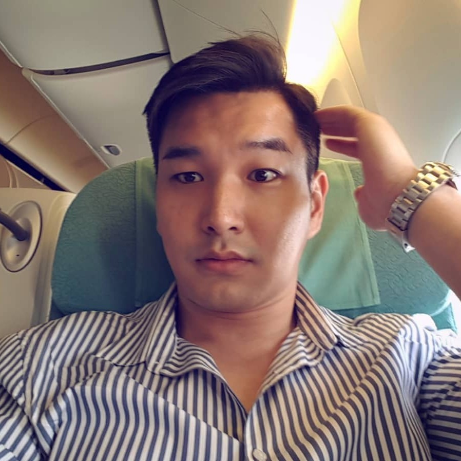 早晨深拥彪壮的照片