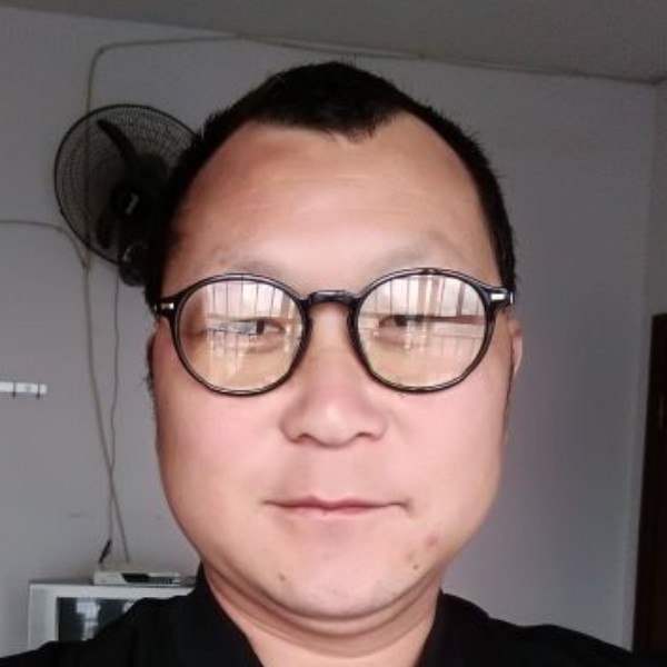 陌颜挽手爱听歌的照片