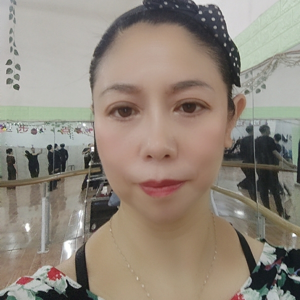 紫色的鱼儿的照片