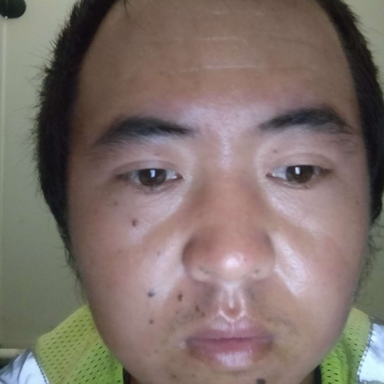 钻石拿细心的照片