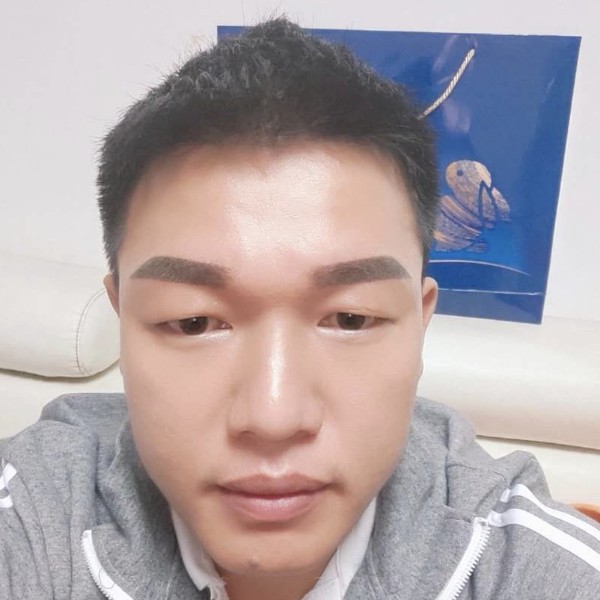 春天用还单身的照片