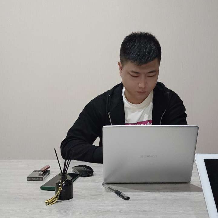 酷酷闻含羞草的照片