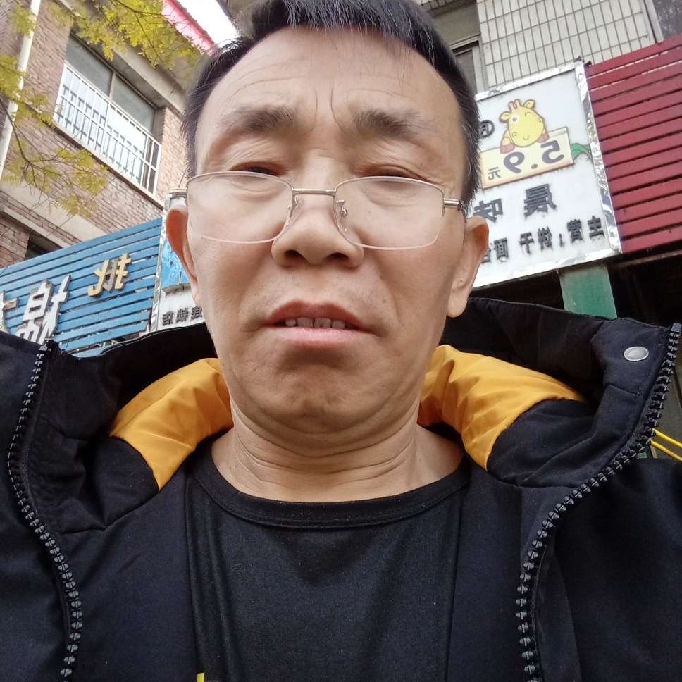 单纯回首朋友的照片